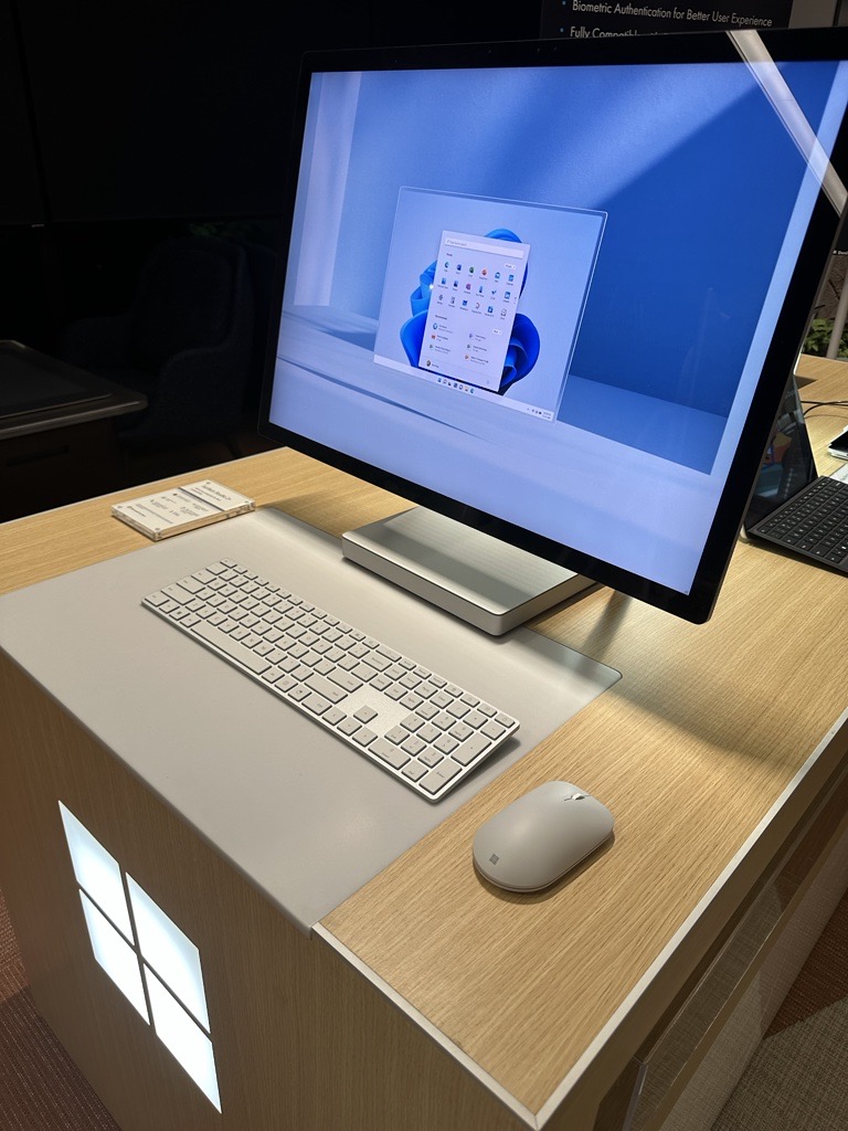 🌟 Happy Friday, everyone! 🌟
🎁 Introduce us to someone special, and you could WIN a Microsoft Studio Surface 2+! 🎉
#WeekendVibes #GiveawayAlert #WinWithUs #SpreadTheWord #MicrosoftSurface2+