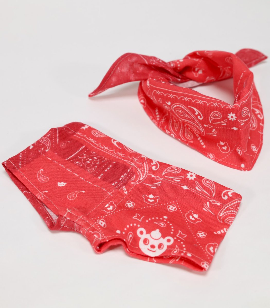 「【 PR】赤のズボン&マフラーセットは、ノラくんにピッタリですめちゃ似合います 」|東京トガリのイラスト