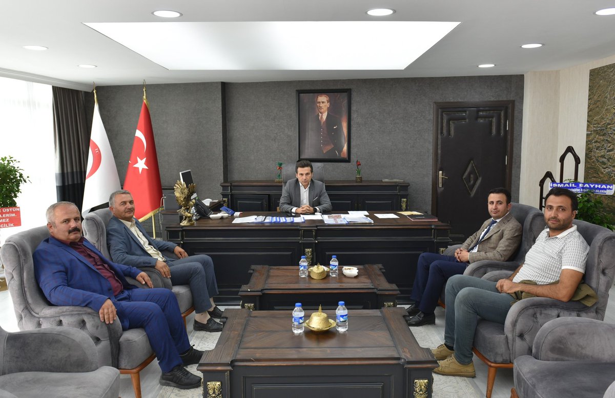 Birlik Vakfı Hakkari Şubesi (@birlikvakhakari) on Twitter photo Şube başkanımız <a href="/zubeyir_ciftci/">Zübeyir ÇİFTÇİ</a> ve yönetim kurulu üyelerimiz ilimizde göreve yeni başlayan il Özel İdaresi Genel Sekreteri/Vali Yardımcısı Sayın @bugrakaradag89 hayırlı olsun ziyaretinde bulunduk.
Nazik ev sahipliği için sayın valimize teşekkür ederiz.
<a href="/birlikvakfi1/">BİRLİK VAKFI GENEL MERKEZİ</a> Şube başkanımız <a href="/zubeyir_ciftci/">Zübeyir ÇİFTÇİ</a> ve yönetim kurulu üyelerimiz ilimizde göreve yeni başlayan il Özel İdaresi Genel Sekreteri/Vali Yardımcısı Sayın @bugrakaradag89 hayırlı olsun ziyaretinde bulunduk.
Nazik ev sahipliği için sayın valimize teşekkür ederiz.
<a href="/birlikvakfi1/">BİRLİK VAKFI GENEL MERKEZİ</a>
