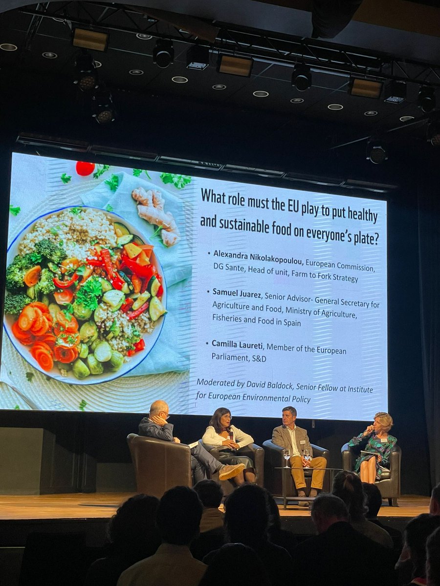 Yesterday we explored the food system through our senses at our immersive event!

Multi-wall projections, the sounds of the food supply chain, and fantastic storytellers and speakers brought the event to life.

This is what we learnt:
🧊Food prices are the tip of the iceberg
👨🏽