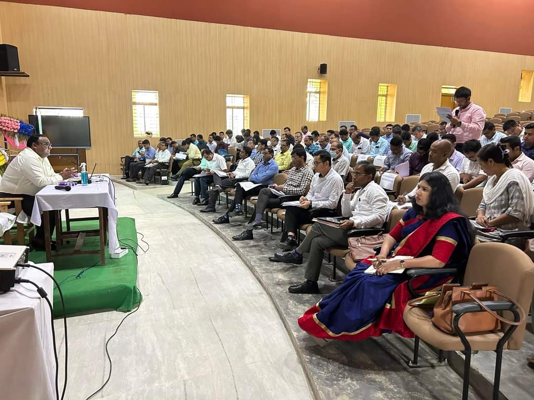 TripuraPanch's tweet image. State Level Review Meeting under the Chairmanship of the Secretary, RD (including Panchayats) Department, Government of Tripura in presence of the District Magistrate and Collectors, OC Developments, Block Development Officers and Panchayat Resource Development Officers.