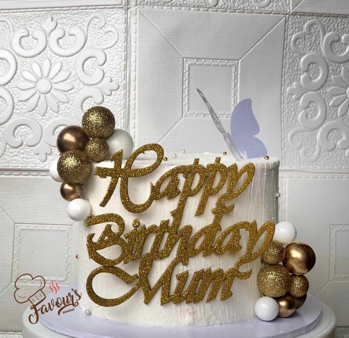 Favours_savour's tweet photo. Pls, RT 🥺🤲🏽
I don’t blow my horn enough but I sabi this cake thing, fr😍🤭 
Last frame: Sneak peek say evidence dey!
Taste is as rich and beautiful as it looks and I’m doing my best to be consistent at this while shuffling other things😌
📍Lagos. https://t.co/St3L8bn248 https://t.co/Y7amsNLoFU
