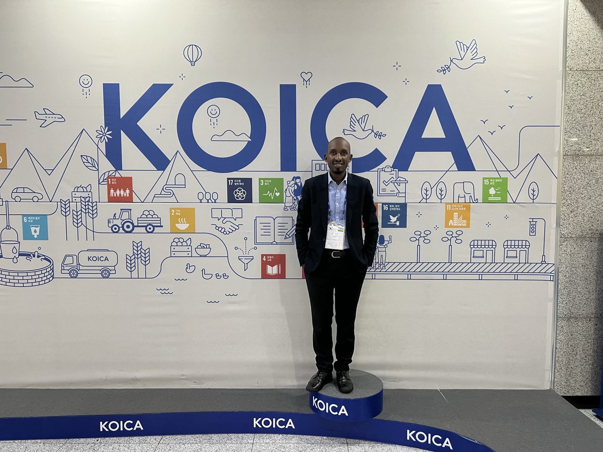 DavisMugira's tweet photo. Just completed an amazing software development @KoicaRwanda fellowship, connected with some phenomenal “Solution-oriented Instructors, and fellow engineers along the way.  I couldn't be more thankful for this incredible experience! https://t.co/7M57w0c7AS