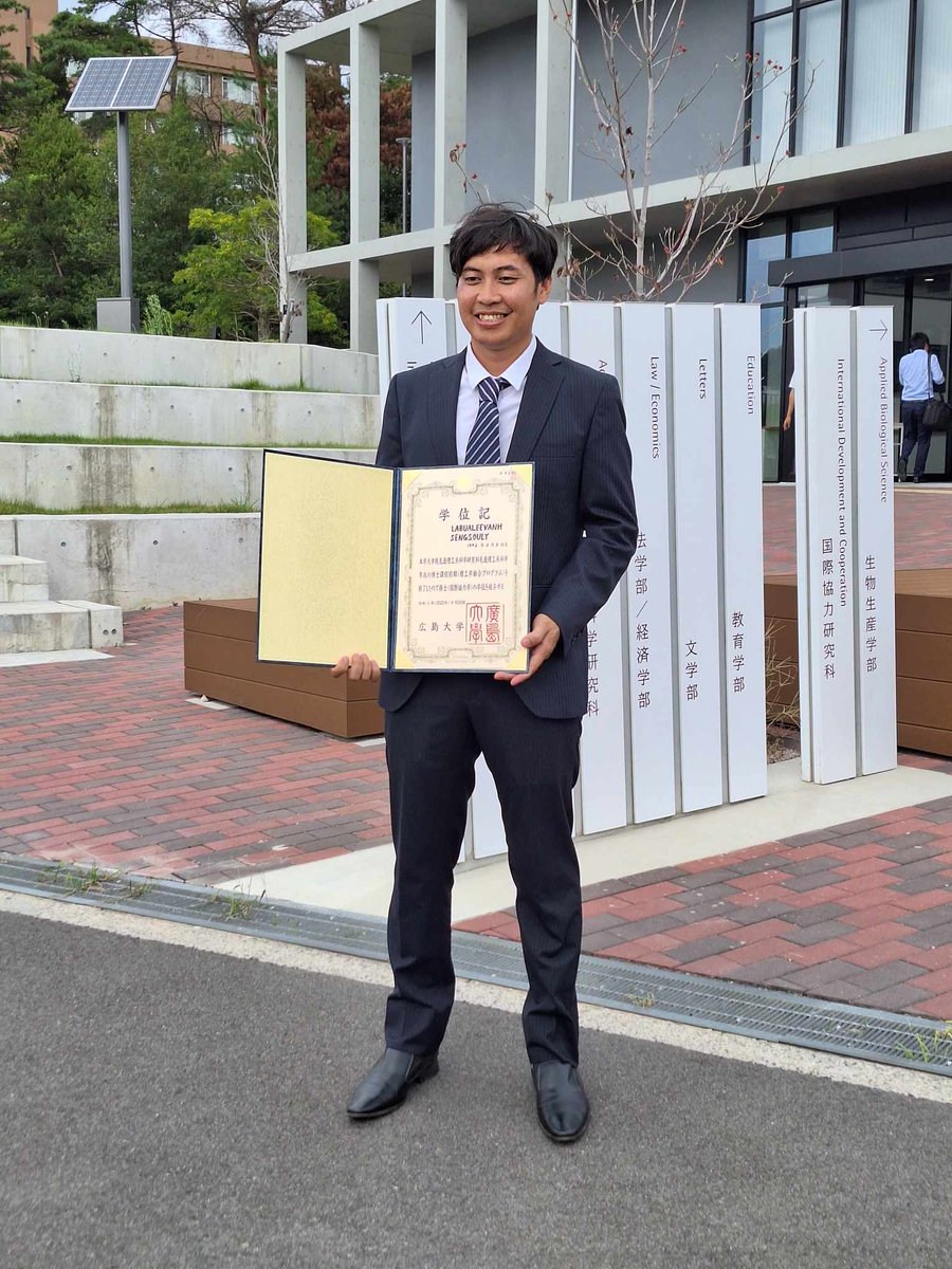 THEpeww's tweet photo. Thank you to everyone who has made it possible for me to succeed in studying in Japan this time, especially my parents and friends #.🇯🇵 ## Hiroshima university. 今回の日本留学を成功させてくれた全ての人、特に私をここまで導いてくれた原動力となった両親と友人に感謝します。 https://t.co/Ee9J53Fj5M