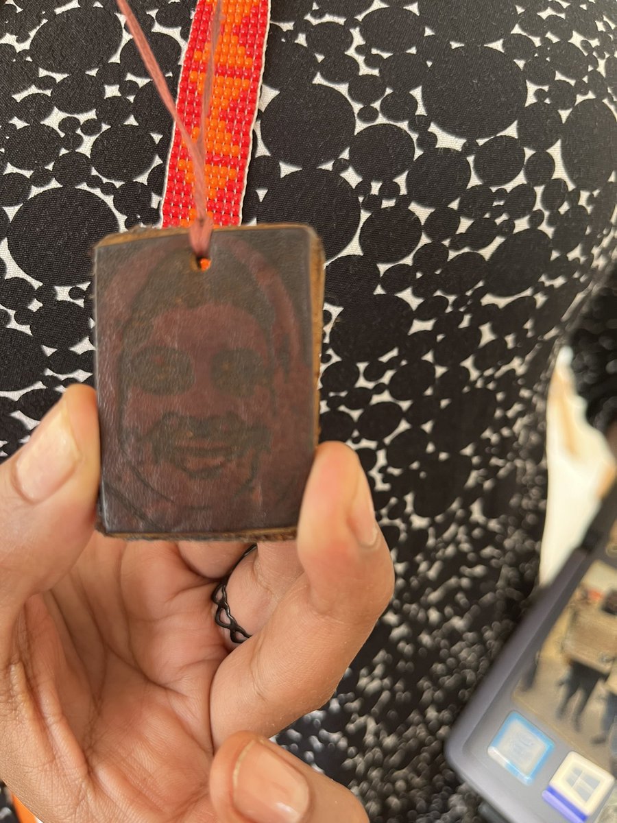 MilayoNN's tweet image. These women are so courageous and one of the stories that really moved me is the story of Sudan’s #Sitto. Session presenters has some memorabilia of her, she was killed and commemorative necklaces as well as stickers are a way of remembering the fallen #MozFest