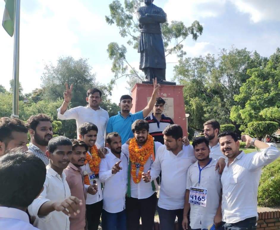 Rohitkumawatns1's tweet photo. #DUSU चुनाव में Vote4NSUI
कुछ ही समय शेष है सभी साथी दिल्ली विश्वविद्यालय मे #dusu4165 को वोट करें।
दिल्ली विश्वविद्यालय के सभी छात्रों से अपील है आज DUSU चुनाव में @nsui के पैनल 4-1-6-5 को वोट देकर भारी मतों से विजयी बनाएं।
आपका DU, आपका छात्रसंघ!
#Vote4nsui #DUSU4165 https://t.co/OdTxKMNCIQ