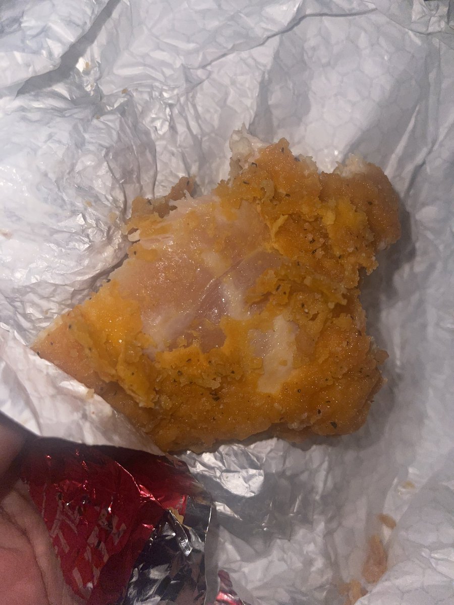 ___TrulyYours's tweet photo. @WendysCanada y’all better count your days because raw chicken was not on the menu or what I ordered!! @Wendys https://t.co/FRd7bEBL60