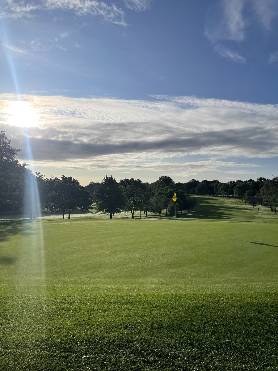 Fresh autumn morning 🍂 ⛳️ course holding up well to recent rainfall and cooling temperatures. Enjoy your golf