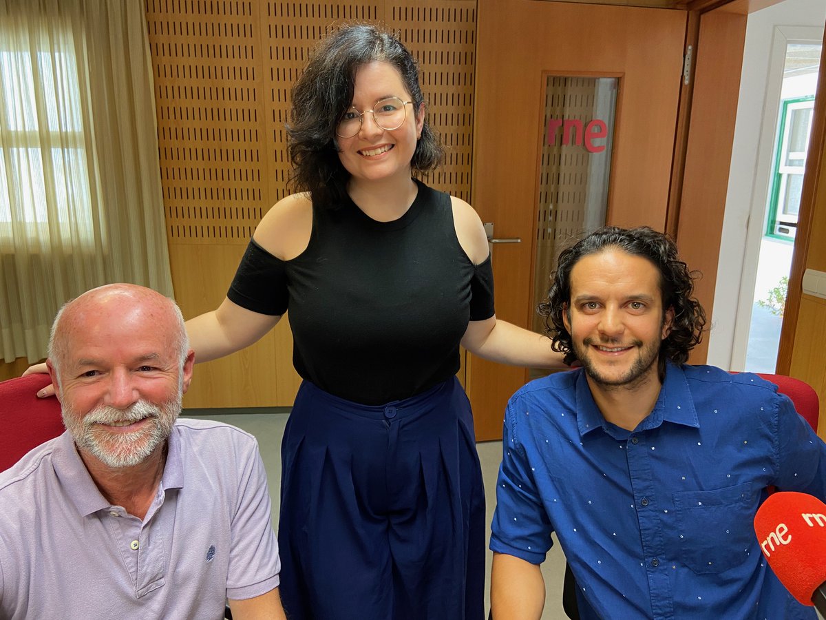doblehelicerne's tweet photo. Mañana dedicaremos el programa al evento de divulgación 🧑‍🔬 científica @MacaronightEU Hablaremos con Ariadna Ortega @lapalmaresearch y los investigadores Luis Ortigosa 💉 y Jorge Camcho 🚰 @ull @CienciaULL 

🗓️23 de septiembre
⏰12:30 h
📻Radio5⃣ @RTVECanarias https://t.co/zypdlCEclr