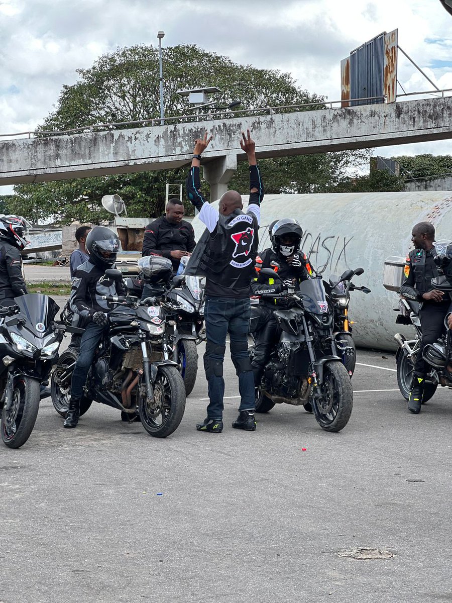 Badgang_ng's tweet photo. The strength of the GANG is each individual member. The strength of each member is the GANG.
#Boundbypassion #Family #whyweride #ridingforacause https://t.co/cPBFd4BCG2