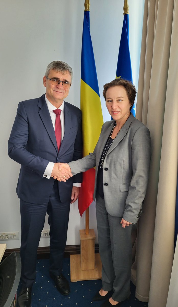 My pleasure to meet with Advisor in Cabinet of PM in 🇷🇴 <a href="/RuxandraIvan1/">Ruxandra Ivan</a>. We talked about excellent bilateral relations between our countries, #enlargement, #Migration, green transition, trade and Schengen. Hope to see our great relations deepen even more in the future! 🇸🇰🤝🇷🇴