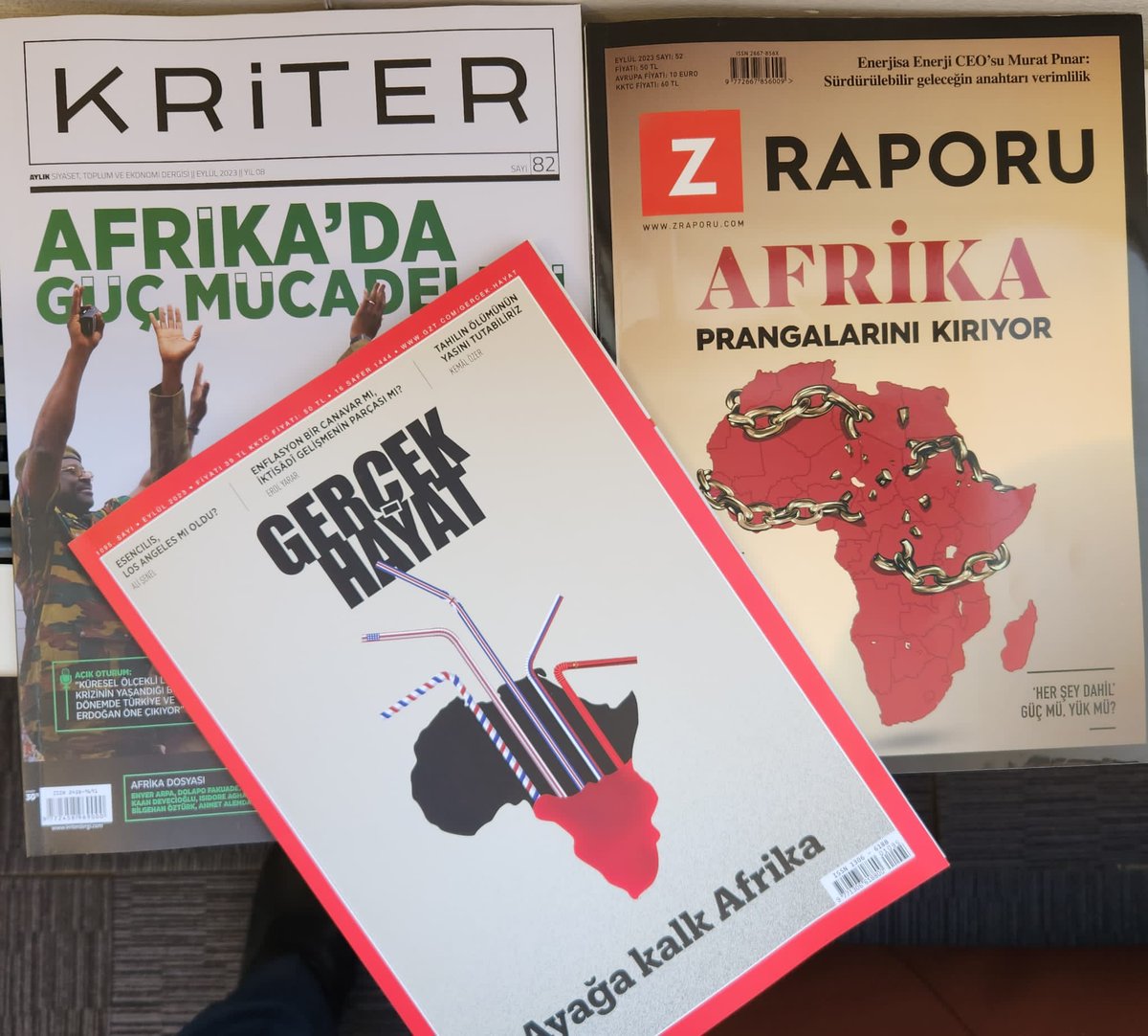 Dergilerde de eylül kapak konusu #Afrika ... @SernurY 'nin dosyası da olmasa #ZRaporu 'kapak başka içi başka' dedirtiyor ( @gnysemrakarabas ) @Gercek_Hayat , ismine uygun olarak gerçeğe daha yakın @cankemalozer @asenel @KriterDergi ise güvenlik ağırlıklı içerikte... #Africa