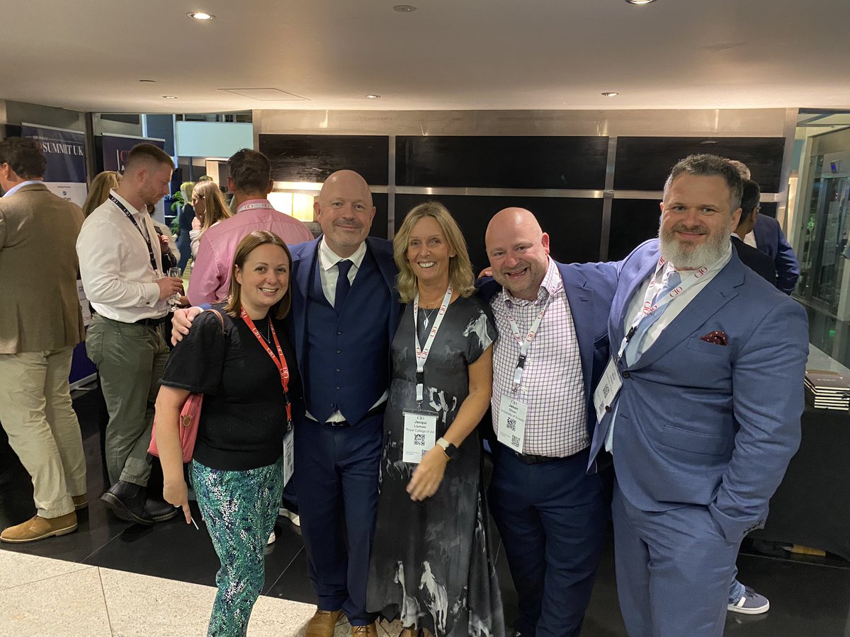 OliverJason75's tweet photo. An absolute pleasure to catch up with so many great friends and peers at CIO Summit and CIO100 yesterday. Very proud to see HE being represented so ably in the UK's Top 100 CIOs with @traceyjessup #NickGilbert @bramwell_mark #jacquiLupinski all gaining recognition. Well done! https://t.co/zzDiS3FTD6