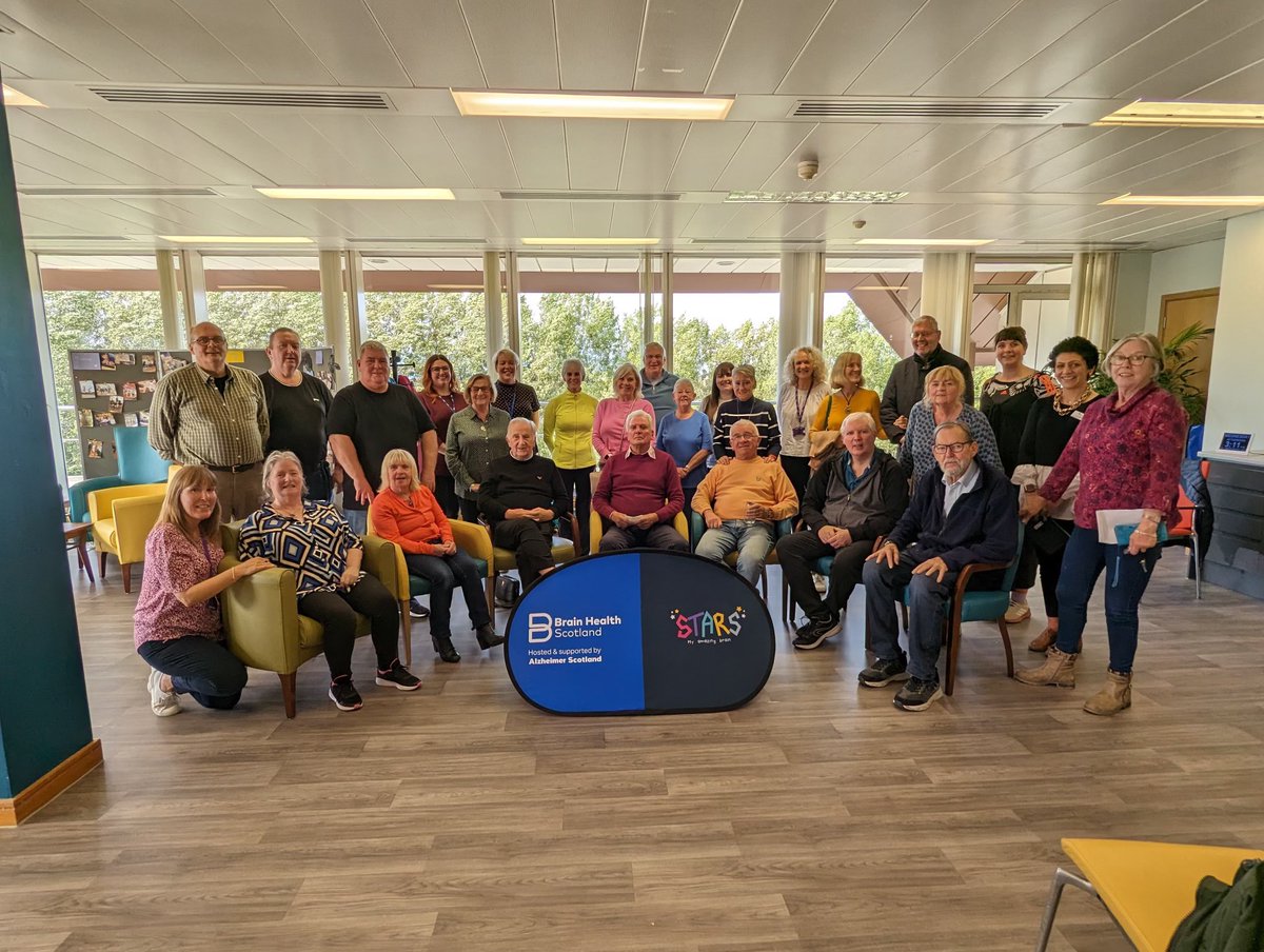Super work from <a href="/JudyMurray/">judy murray</a> and Alzheimer’s Scotland. Judy got to meet her favourite <a href="/HibernianFC/">Hibernian Football Club</a> player <a href="/CormackPeter/">Peter Cormack</a> at this recent event for Brain Health Scotland 🇳🇬