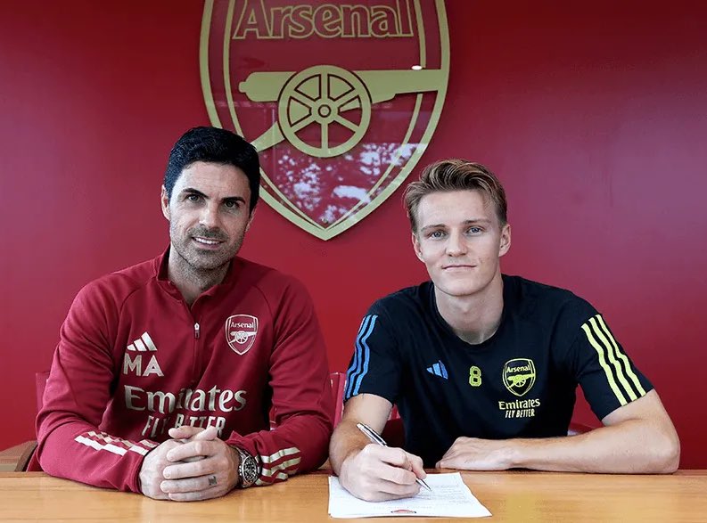 🚨🔴⚪️ Official: Martin Ødegaard has signed new long term deal at Arsenal — valid until June 2028. “Signing a new contract was a really easy decision for me, what we are doing right now as a club is special, and I want to be a part of that”, Ødegaard says. Never in doubt 🔒✨