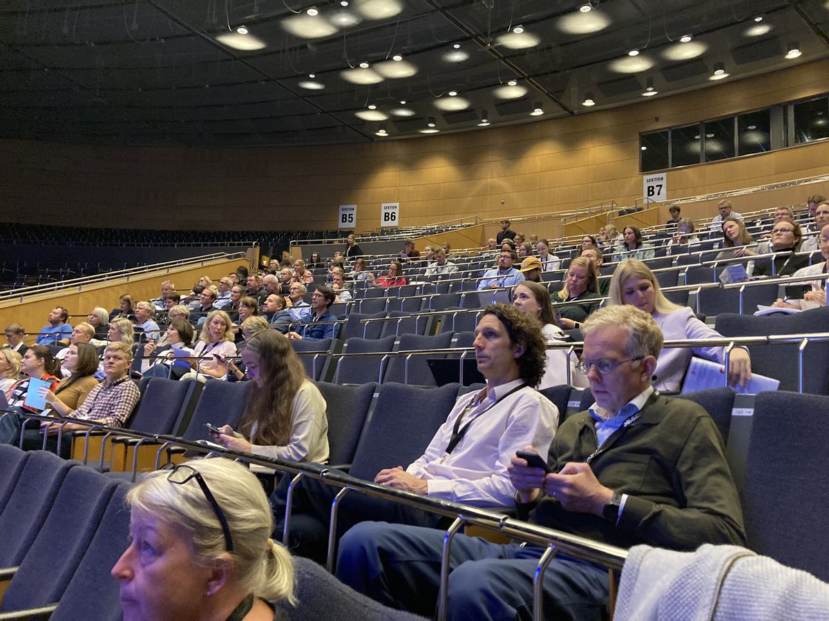 Now we take a deep breath and dive into the sea of multi resistant Gram negative bacteria with participants from #EUCAST <a href="/karolinskainst/">Karolinska Institutet</a> and <a href="/uppsalauni/">Uppsala universitet</a> <a href="/UAC_UU/">Uppsala Antibiotic Center</a> Interactive session at #NSCMID2023