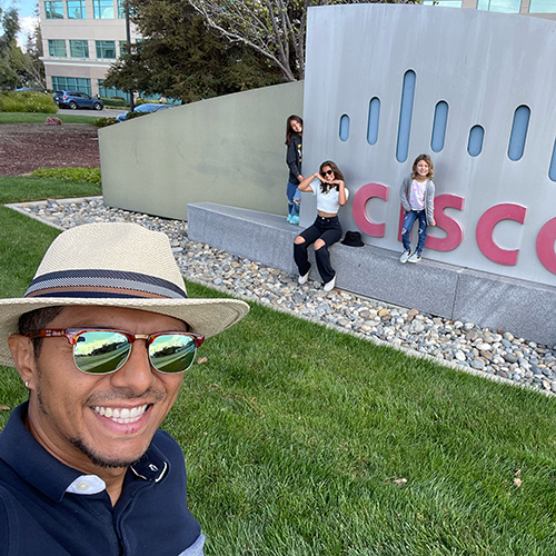 Cisco's tweet photo. Learn more about Ricardo Duque, his journey, and how he's creating a positive change in his community. 🎉 ➡ https://t.co/8HdWbUDiGB
#WeAreCisco #Conexion #NationalHispanicHeritageMonth! https://t.co/FkNU7KM07E