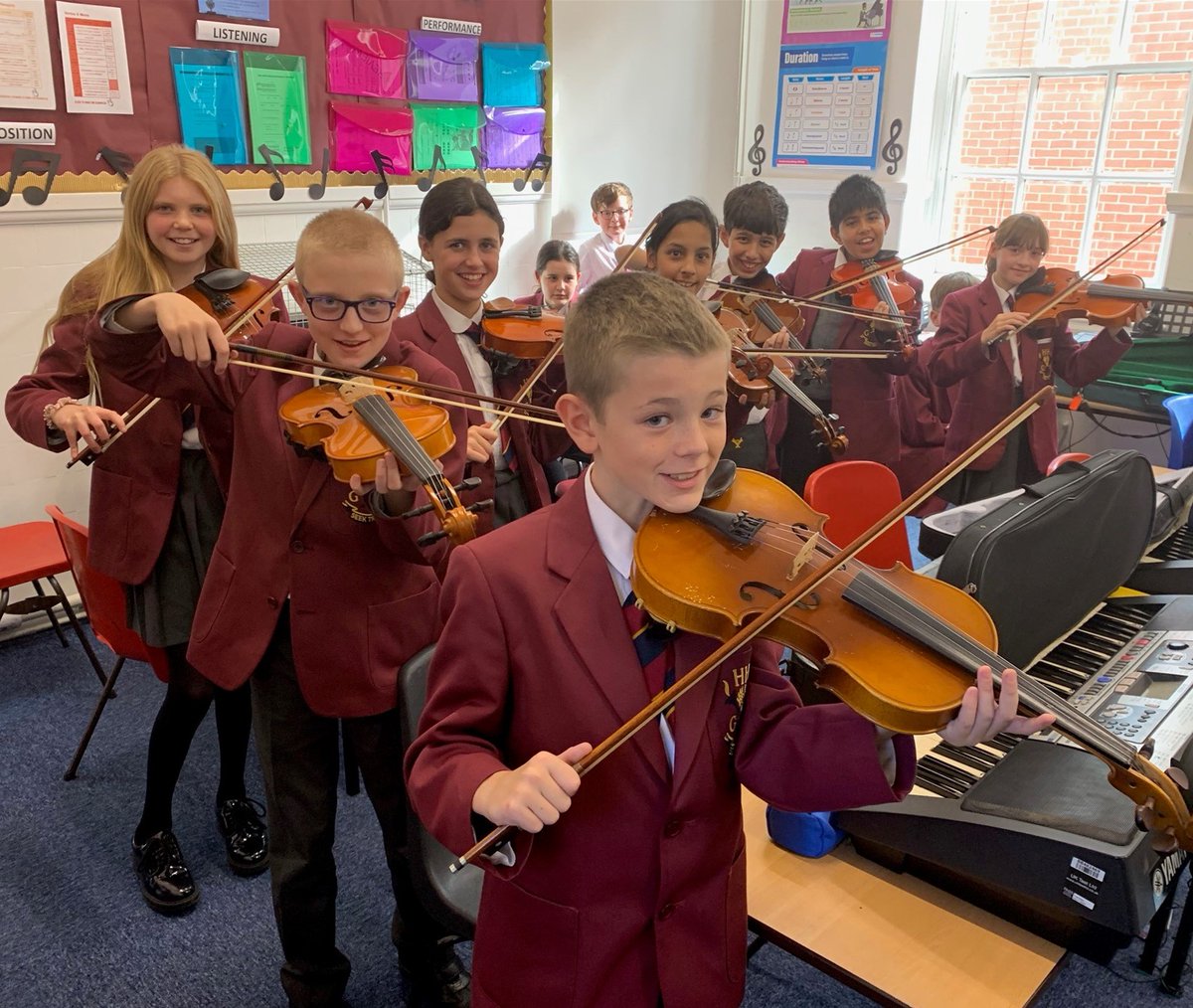 🎻🌟 Our Year 7 classes enjoyed a violin masterclass learning bowing techniques and melodies with Mrs Richards and Mr Teixeira 🎶✨