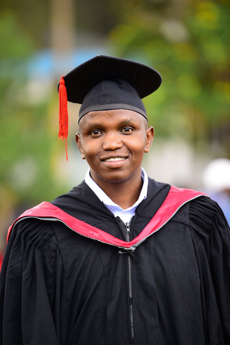 MikeWaweruG's tweet photo. Bachelor of Laws (LLB) down. Rasmi nishakuwa Mwanasheria. God is good. #UoNClass2023 #UoN69thgraduation #SiniUoN https://t.co/NNdmis2Fb5