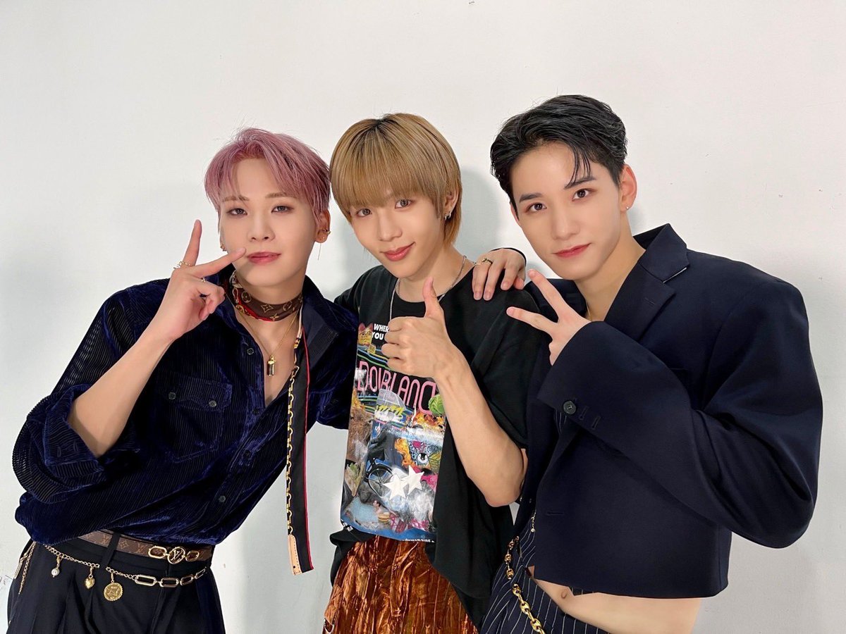 official_jo1's tweet photo. [📸] #MCOUNTDOWN にて

ご一緒させていただいた
RIIZE SHOTAROさんと！

ありがとうございました！🪽

쇼타로님!!감사합니다!!

@RIIZE_official 
#RIIZE #라이즈 
#RISEandREALIZE
#SHOTARO #쇼타로
#JO1 #제이오원
#川尻蓮 #REN
#佐藤景瑚 #KEIGO https://t.co/bNXpFwFyjW