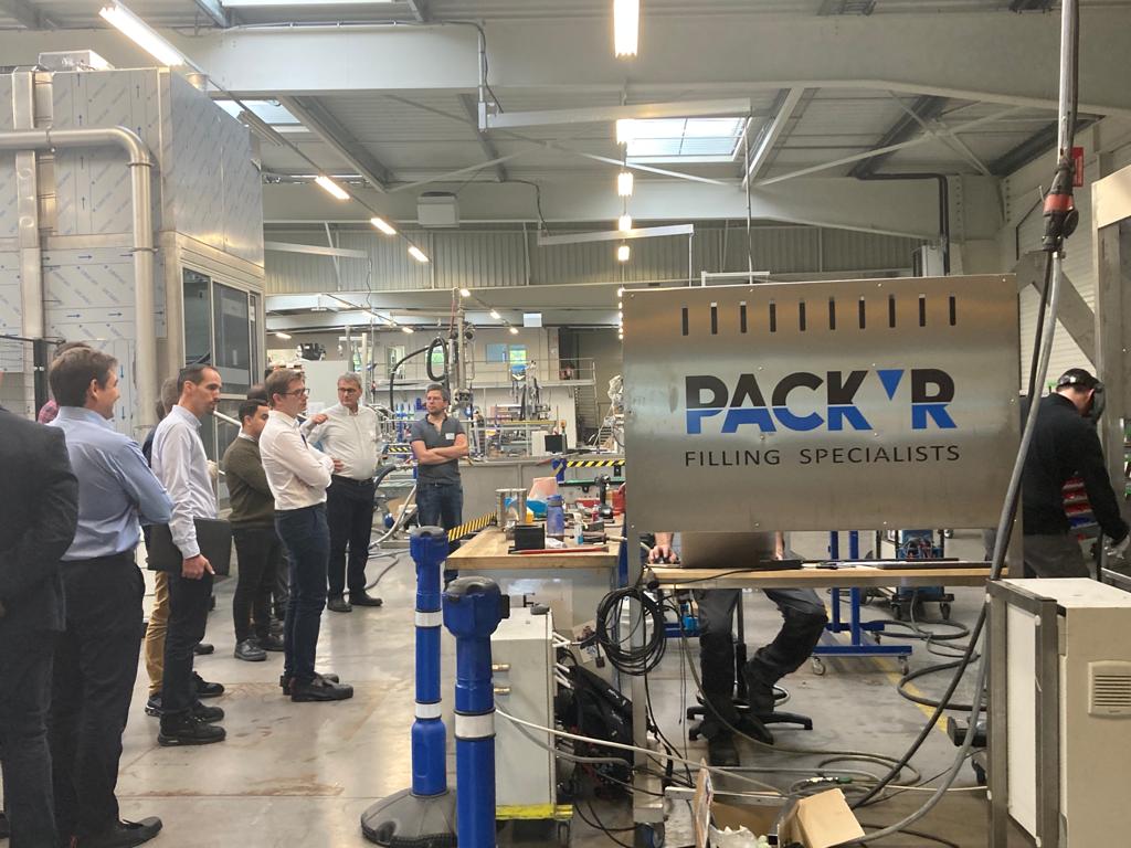 visiativ's tweet photo. Visiativ retrouvait ses clients pour une matinale à la découverte de Didier BESSARD, CEO de Pack'R, et écouter son témoignage autour de sa transformation digitale. 🤝
#sharingisgrowing, nous remercions chaleureusement Pack'R pour l'accueil et la richesse des échanges ! 🙏 https://t.co/qlH1sPFj7B