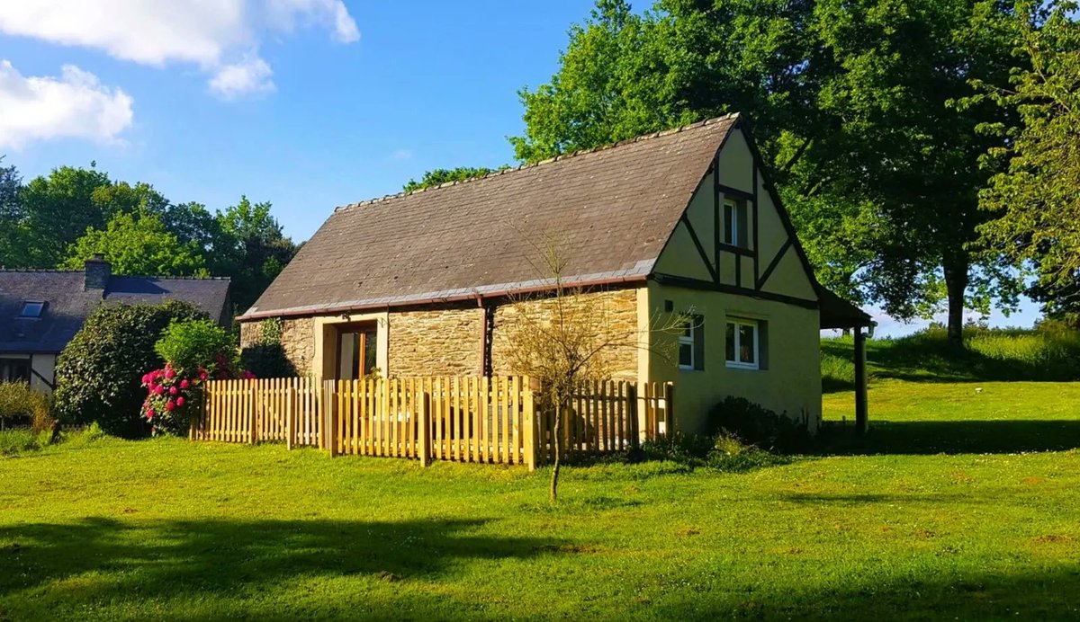 GiteWorld's tweet photo. Welcome to La Vue Du Jardin, a charming detached holiday cottage ideal for 2-4 people, with lovely garden views and only a 5 minute drive to Josselin. 

https://t.co/PmTU02AIdd  
.
#giteworld #gite #gites #gitesinfrance #frenchgites #france #frenchproperty #holidayrentals https://t.co/MK3z7pkAmM