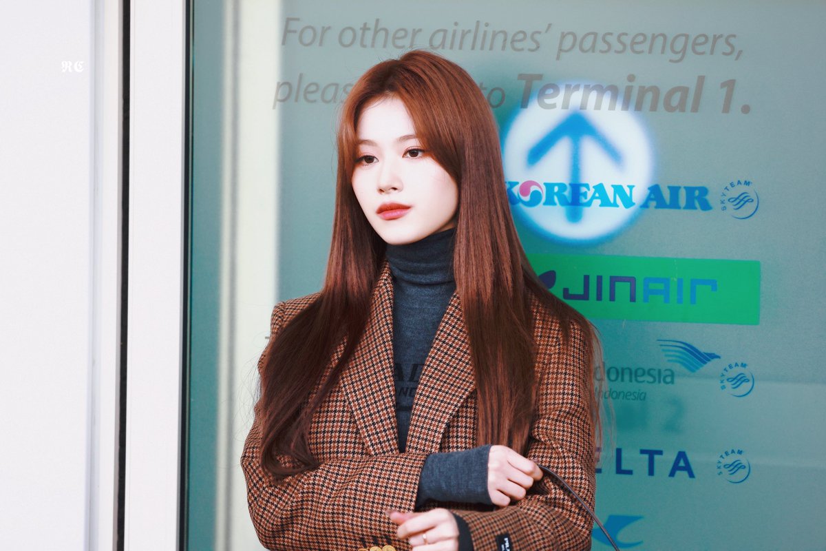 sana_redcarpet's tweet photo. 230919 ICN
🤎
#트와이스 #TWICE #사나 #SANA #サナ https://t.co/4R9CWIvx4b