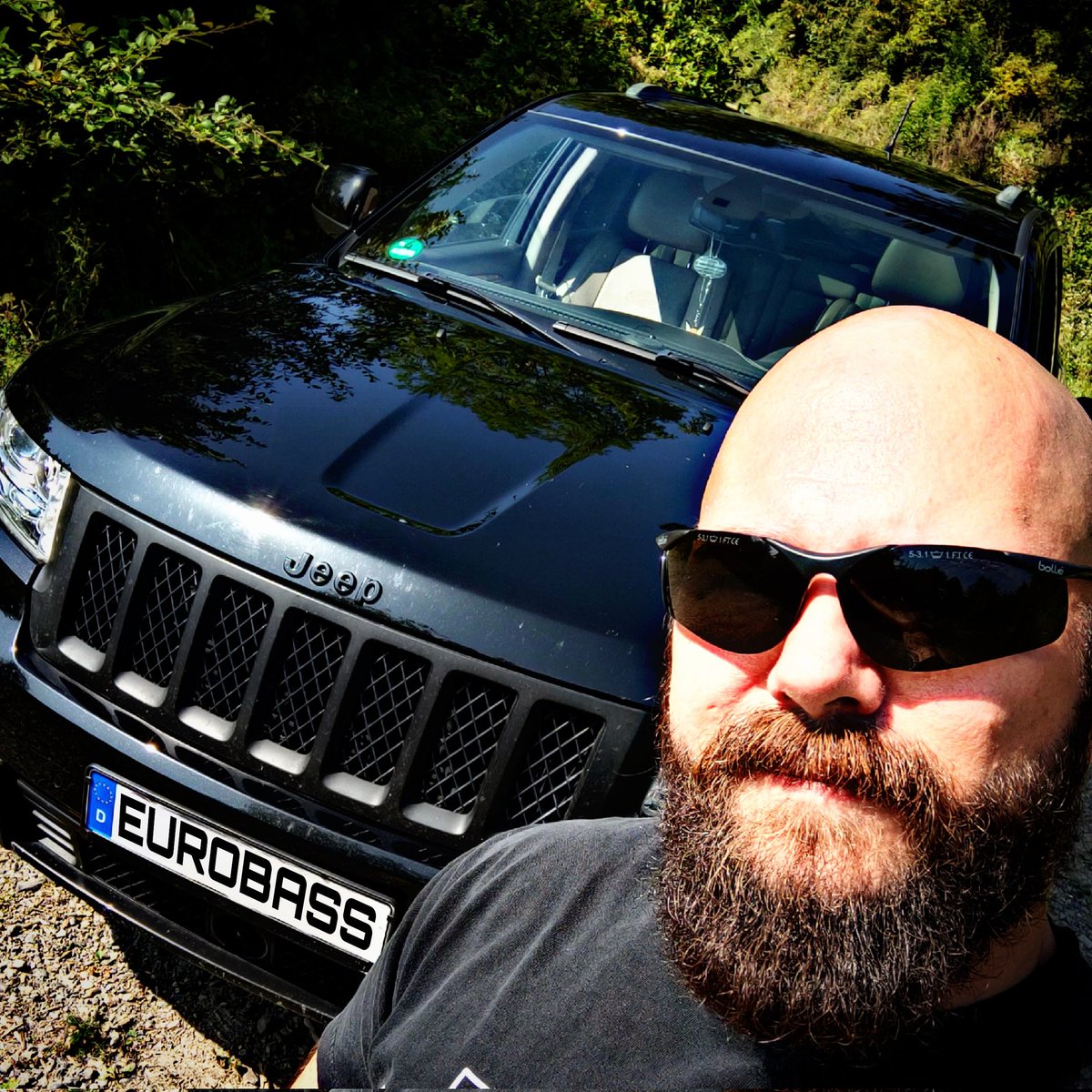 Wer nutzt eigentlich noch alles aktiv diese Plattform? Das Bild dient nur zur Aufmerksamkeit. Aber für interessierte: Das ist mein Jeep Grand Cherokee WK2