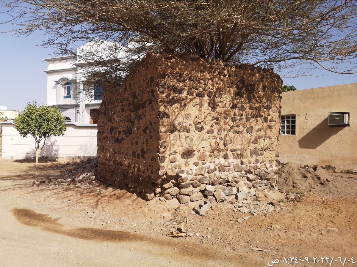 أبو محمد الطوقي (@altooqi137) on Twitter photo مناشدة عاجلة إلى <a href="/OmanMHT/">وزارة التراث والسياحة - سلطنة عُمان</a> و <a href="/SN_Governor/">محافظة شمال الشرقية</a> بعدما تهدم ضلع آخر من المبنى الأثري الذي بمنطقة المعترض من ولاية إبراء الذي طالبنا بترميمه بموجب خطابنا بتاريخ: ٢٠٢٢/٦/١١م والخشية من تهدم أضلاع أخرى على المارة، وبالتأكيد لا يرضي الجهات المعنية التفرج على تهدم تراث الوطن وعواقبه الوخيمة. مناشدة عاجلة إلى <a href="/OmanMHT/">وزارة التراث والسياحة - سلطنة عُمان</a> و <a href="/SN_Governor/">محافظة شمال الشرقية</a> بعدما تهدم ضلع آخر من المبنى الأثري الذي بمنطقة المعترض من ولاية إبراء الذي طالبنا بترميمه بموجب خطابنا بتاريخ: ٢٠٢٢/٦/١١م والخشية من تهدم أضلاع أخرى على المارة، وبالتأكيد لا يرضي الجهات المعنية التفرج على تهدم تراث الوطن وعواقبه الوخيمة.