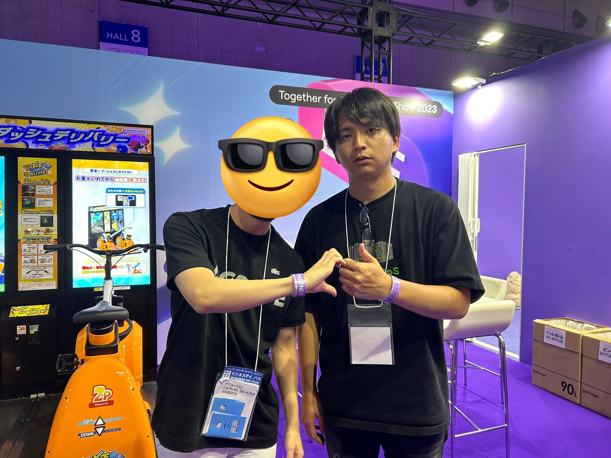 A_Marutake's tweet image. 俺と写真撮る人みんな目が死んでるんだけど
もしかして嫌われてる？