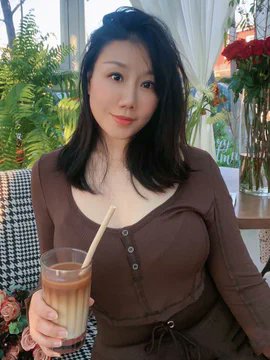 qgkf12's tweet photo. 胸不该有内衣的束缚，她需要自由，需要自由生长，需要呼吸。更需要吸 https://t.co/gJrluTgMM6