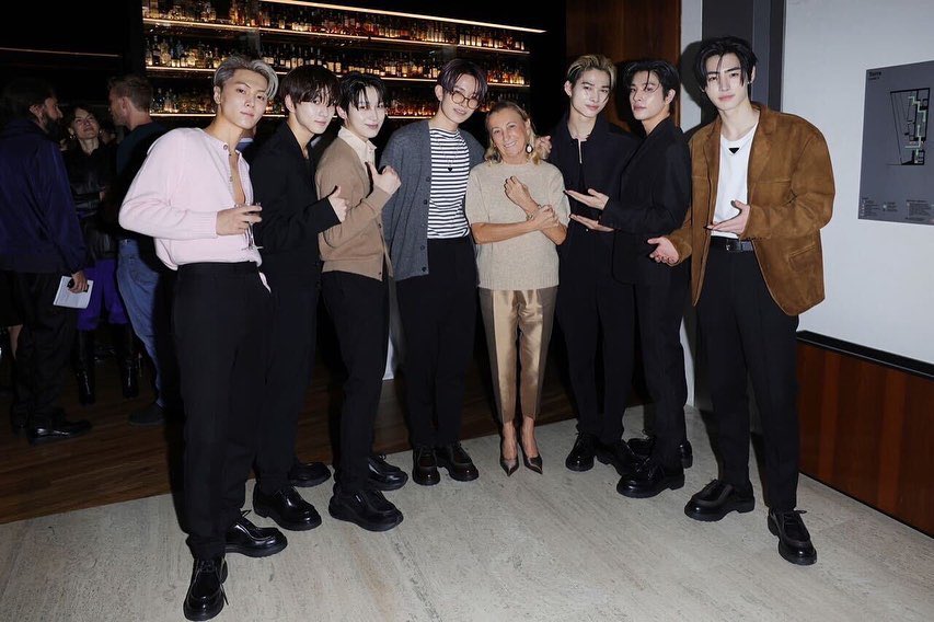 enhypenupdates's tweet photo. [INSTAGRAM] 230922

“Had an amazing time in Milano with Prada ❤️🔥🔥
#Prada #PradaSS24 #PRADAxENHYPEN @prada” 

(1/2)

@ENHYPEN_members @ENHYPEN #ENHYPEN #엔하이픈 https://t.co/9qMbKr6Td1