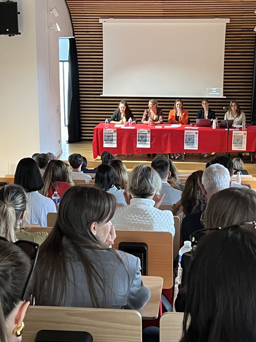 DroitUt1's tweet photo. La journée d etudes du master droit de la santé @DroitUt1 / de la @Fac_droit_tlse @UTCapitole : c est maintenant et c est - deja - passionnant! Bravo et merci aux intervenants et participants ! https://t.co/RlHupG8oMT