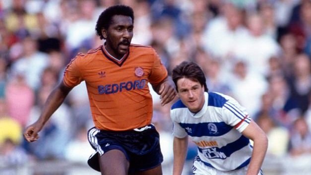 #OnThisDay in 1982 Ricky Hill made his #ThreeLions debut🙌🏾
🦁He replaced Tony Morley in a #UEFA qualifier vs Denmark.
🌏His Jamaican🇯🇲 &amp; Indian🇮🇳 ethnicity make him the 4️⃣th Black player &amp; 1️⃣st of Asian ethnicity capped by England✨️ #LTFC #PremierLeague #LutonTown #ForDanmark