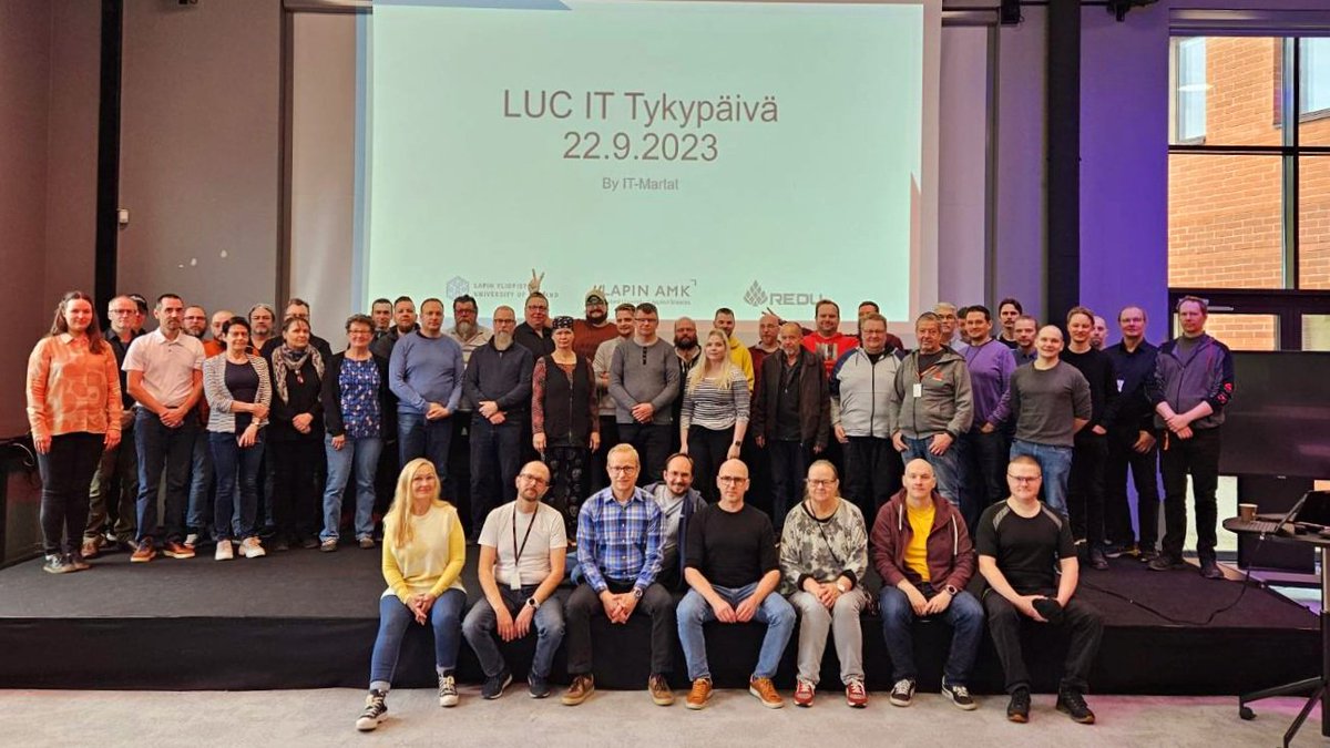 ManuPajuluoma's tweet photo. #LUCIT #työyhteisö saapui kaikkialta Lapista #TYKY-pÀivÀlle Rovaniemelle. Aamun aloitus #LapinAMK kampuksella, jossa #ITMartat jÀrjestivÀt geokÀtköilyhengessÀ tutustumiskierroksen. https://t.co/AudjGGE2ot