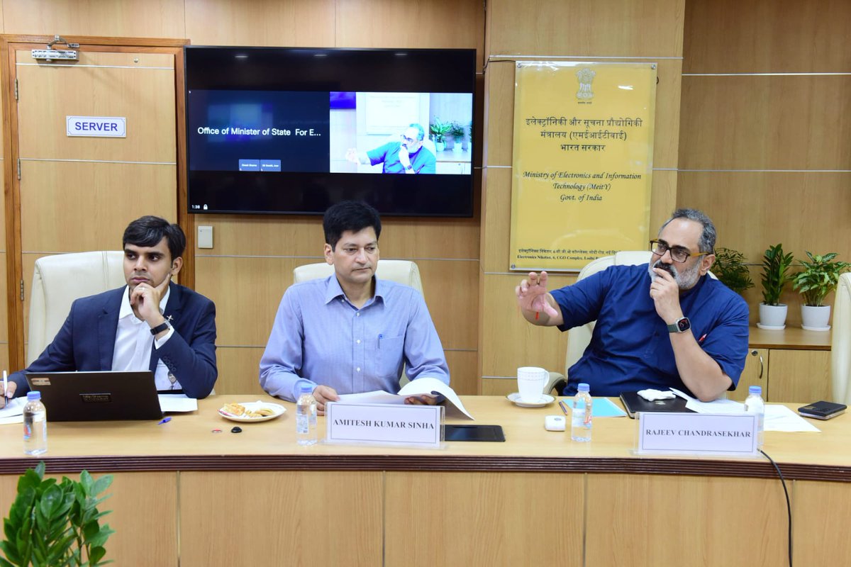 RajeevRC_X's tweet photo. Continuing consultations - as we finalize the path to a more #Trusted, #Secure & #Resilient Supply Chain for India’s growing demand of IT Hardware and servers.
 
Met industry leaders today at @GoI_MeitY and discussed about #MadeInIndia constituting a significant percentage of the IT hardware Supply Chain.

@Electronics_GoI

#IndiaTechade #NewIndia