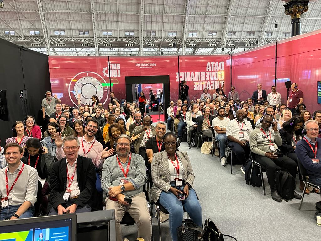 Nicola_Askham's tweet photo. What a week!

I've had such an amazing few days at Big Data LDN - it's always incredible to see the #datacommunity in full swing!

It was great to catch up with all my #data friends PLUS meet so many new ones.

#tdgc #datagovernance #conference https://t.co/ABB5vbsQc3
