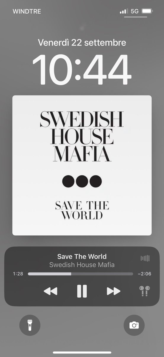 fedeepellee's tweet photo. nel 2023 posso andare in fissa con una canzone del 2011 che ascoltavo assiduamente? 

SÌ https://t.co/C2ex3l3SwW