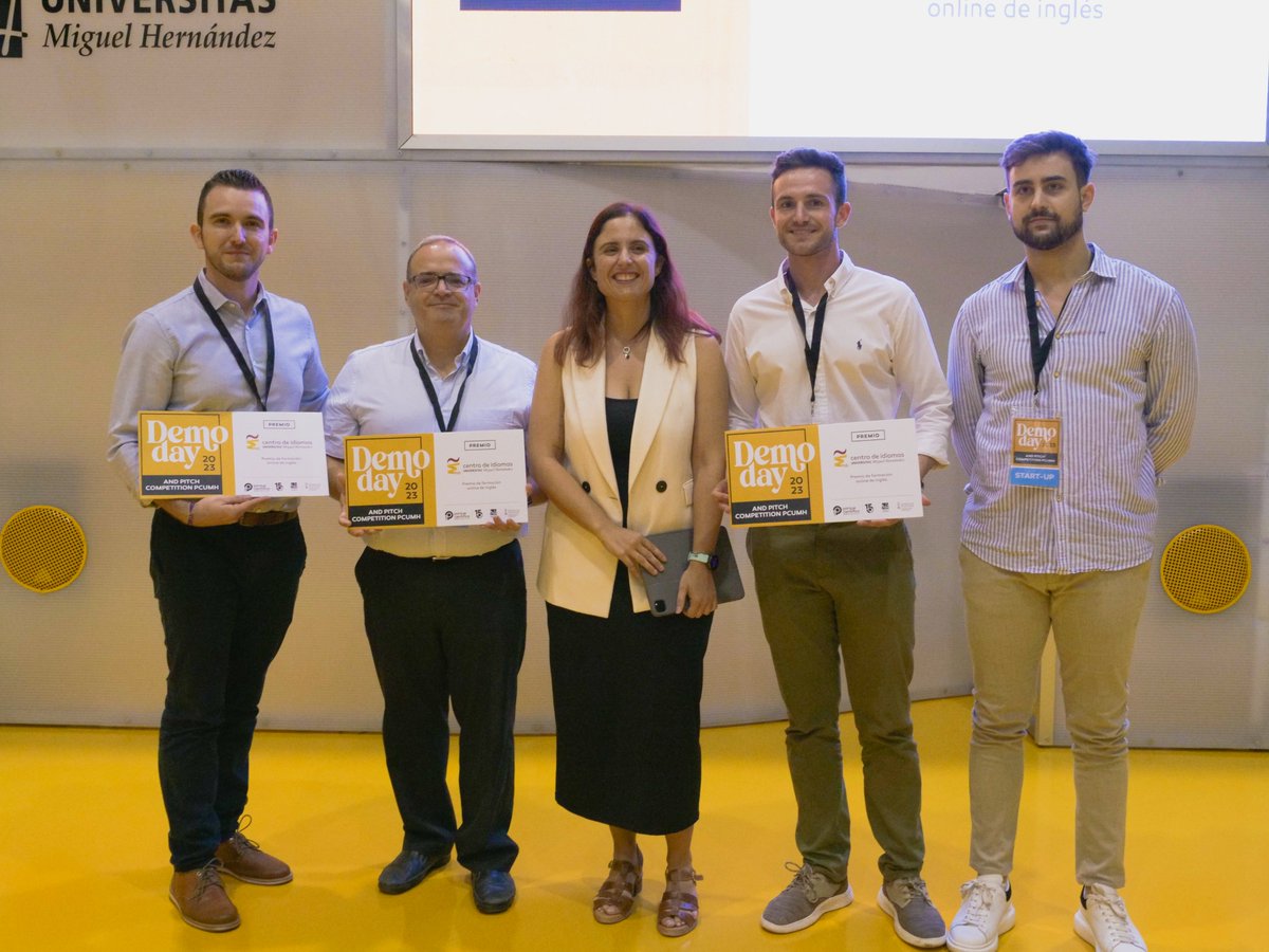 📢 La Directora del #CentroDeIdiomas de la <a href="/UniversidadMH/">UMH</a>, <a href="/anaesclapez7/">Ana Esclapez</a>, acudió como jurado al "Demo Day &amp; Pitch Competition" el pasado lunes. 

➡️ Tu Trámite Fácil, <a href="/Weitec_Oficial/">WEITEC</a> y Valux Medical fueron los proyectos premiados con el acceso a cursos de formación en inglés. 🇬🇧