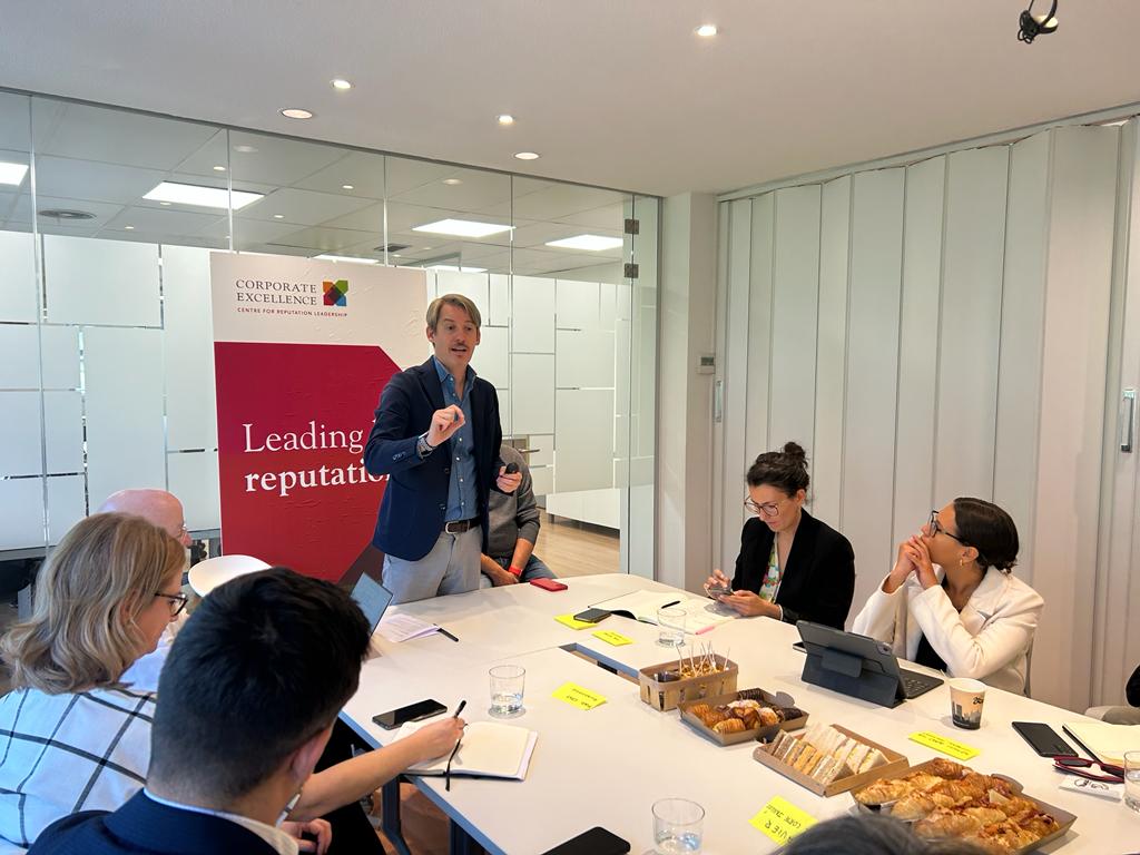 CE4reputation's tweet photo. 🚀 En este momento estamos aprendiendo de la mano de @LlorenteyCuenca sobre la #IA aplicada a las áreas de #comunicación en nuestro último encuentro #PeerToPeer

Gracias @luismartinperez y #DavidFernándezTrejo por los insights 👏

#LeadingByReputation https://t.co/Ex0JWOAE37