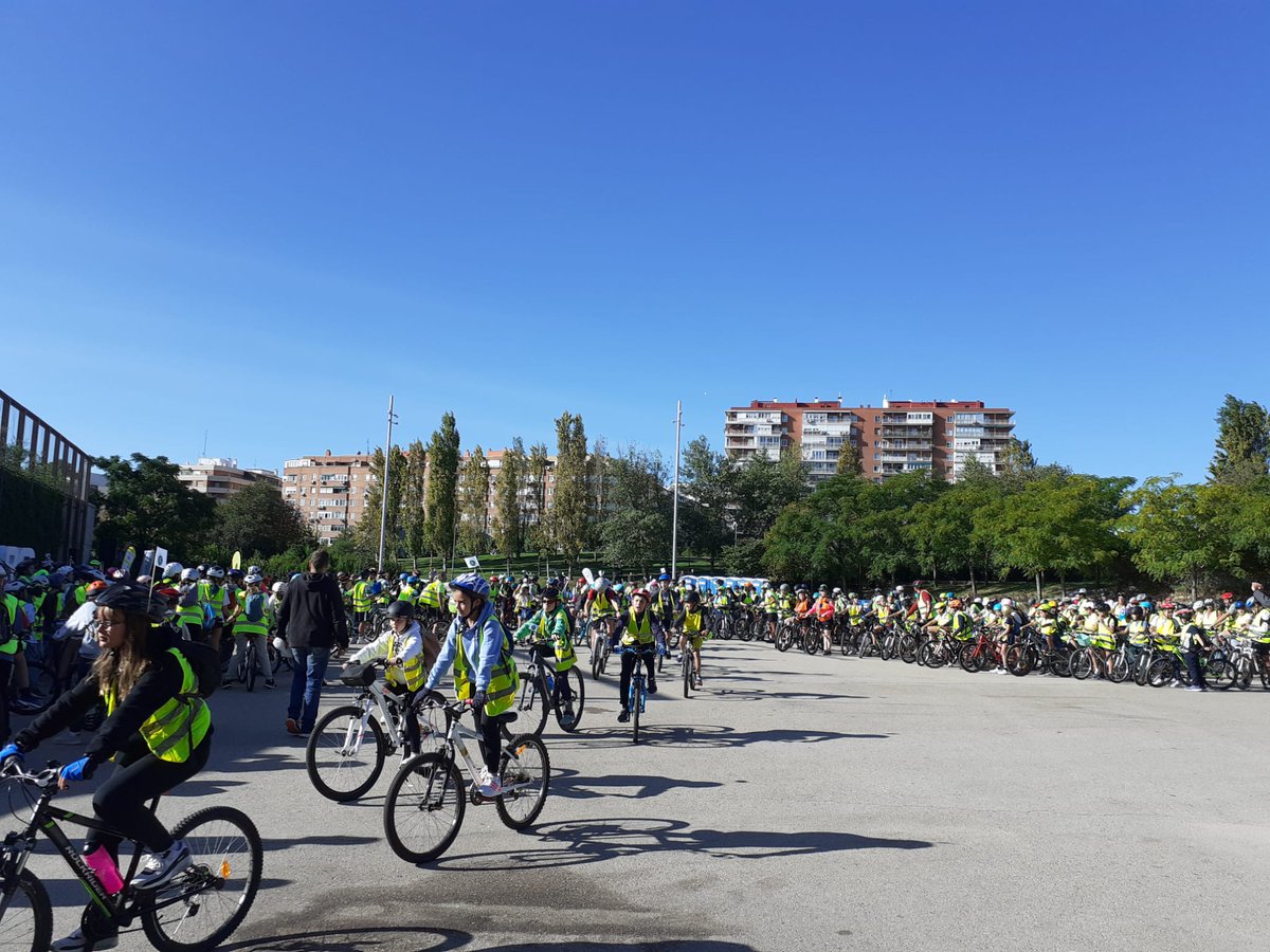 STARS Madrid (@starsmadrid) on Twitter photo Ya están aquí las bicicletas y empieza la Gran Bicicletada, juntos y juntas 🚲 <a href="/mobilityweek/">EUROPEAN MOBILITY WEEK</a> #MobilityWeek #SaveEnergy #CarFreeDay #SEM23 Ya están aquí las bicicletas y empieza la Gran Bicicletada, juntos y juntas 🚲 <a href="/mobilityweek/">EUROPEAN MOBILITY WEEK</a> #MobilityWeek #SaveEnergy #CarFreeDay #SEM23
