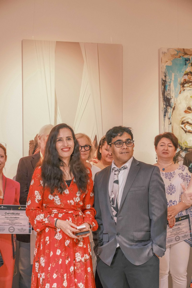 teravarna's tweet image. Here&apos;s to art, artists &amp;amp; culture that filled the gallery with creative energy in Budapest 
#ThrowbackThursday
•
•
•
•
•
•
#throwbackthursday #throwbackpost #throwbackmemories #goldenduck #goldenduckgallery #artgallery #exhibition #artexhibition #art #artist #drawing…