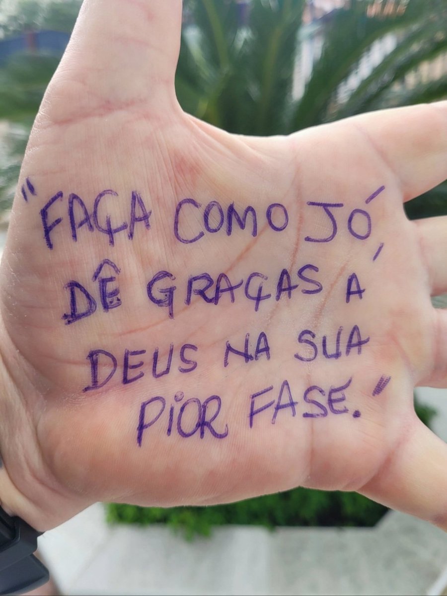 Ore +
Confie +
Espere +
Deus está agindo 🙏🏻