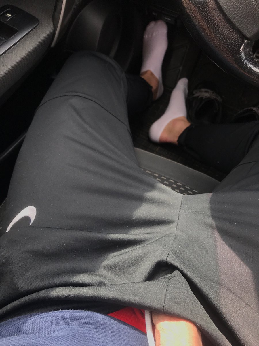 wakeuparczi's tweet photo. #hornyboy #gayboy #anklesocks #anklesocksfetish #harddick #sportswear https://t.co/PaW83iEU5n
