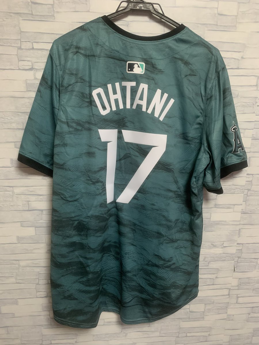 YT_MLBRivals's tweet photo. 運営さんから日頃の動画投稿のお礼と言うことで2023MLBオールスター大谷選手のユニフォームを送ってくださいました！
私みたいな個人動画投稿者にも送ってくださるのは本当に感謝です！
動画をいつも観ていただいてる視聴者様にも感謝します！

#MLB9イニングスRIVALS 
#9イニライバルズ https://t.co/a15MEcfN9T