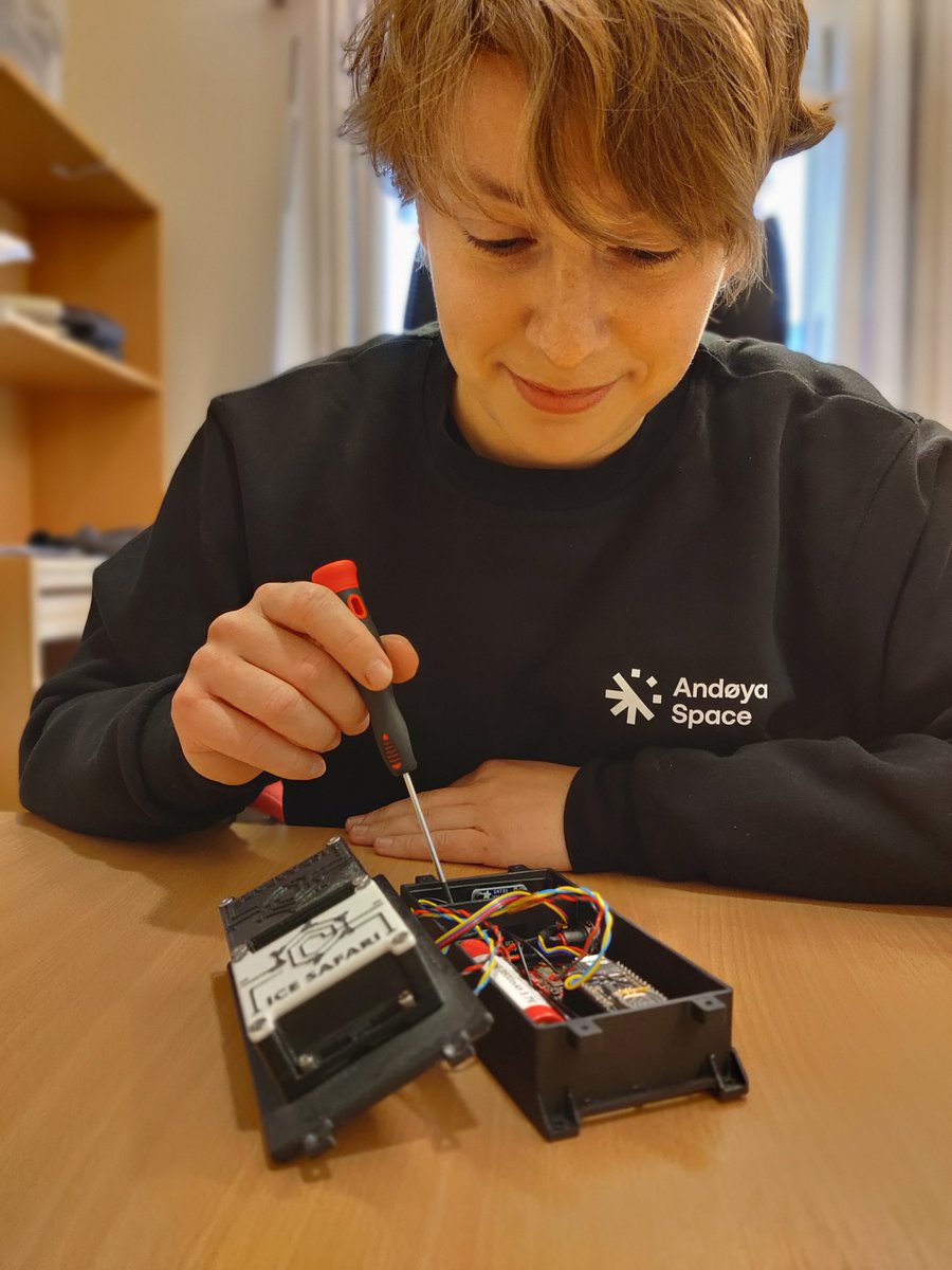 Did you know that icing can be a huge problem for drones? 🥶 

Andøya Space has developed IceWarn, a sensor system that monitors and evaluates the risk of icing. If icing conditions are imminent, the system will alert the drone pilot.