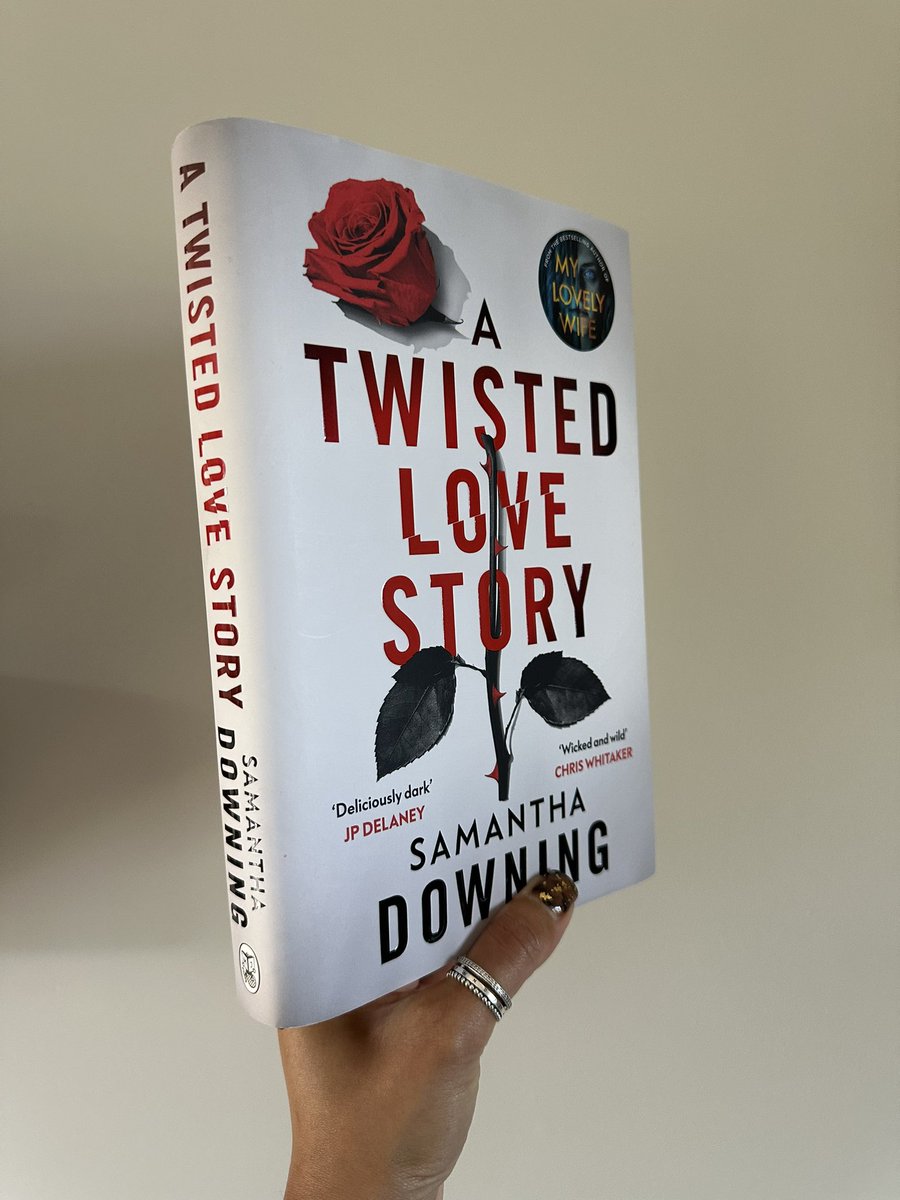 @bedsqpublishers @Nicola_J_Gill Oh lovely @kalliereads @MichaelJBooks you spoil me with this stunning proof of the new @smariedowning - thank you♥️ #ATwistedLoveStory sounds RIGHT up my street 👏🏽 Out now 🙌🏽