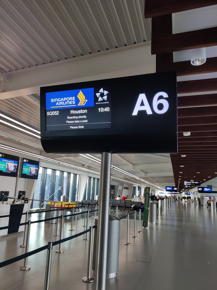 AshleyJKing85's tweet image. On Sunday @OSIRISREx will drop samples of asteroid #Bennu in the Utah desert.

On Monday they&apos;ll travel down to Houston, where I&apos;ll be waiting to zap them with X-rays!!!

#SpaceRocks #SampleReturn