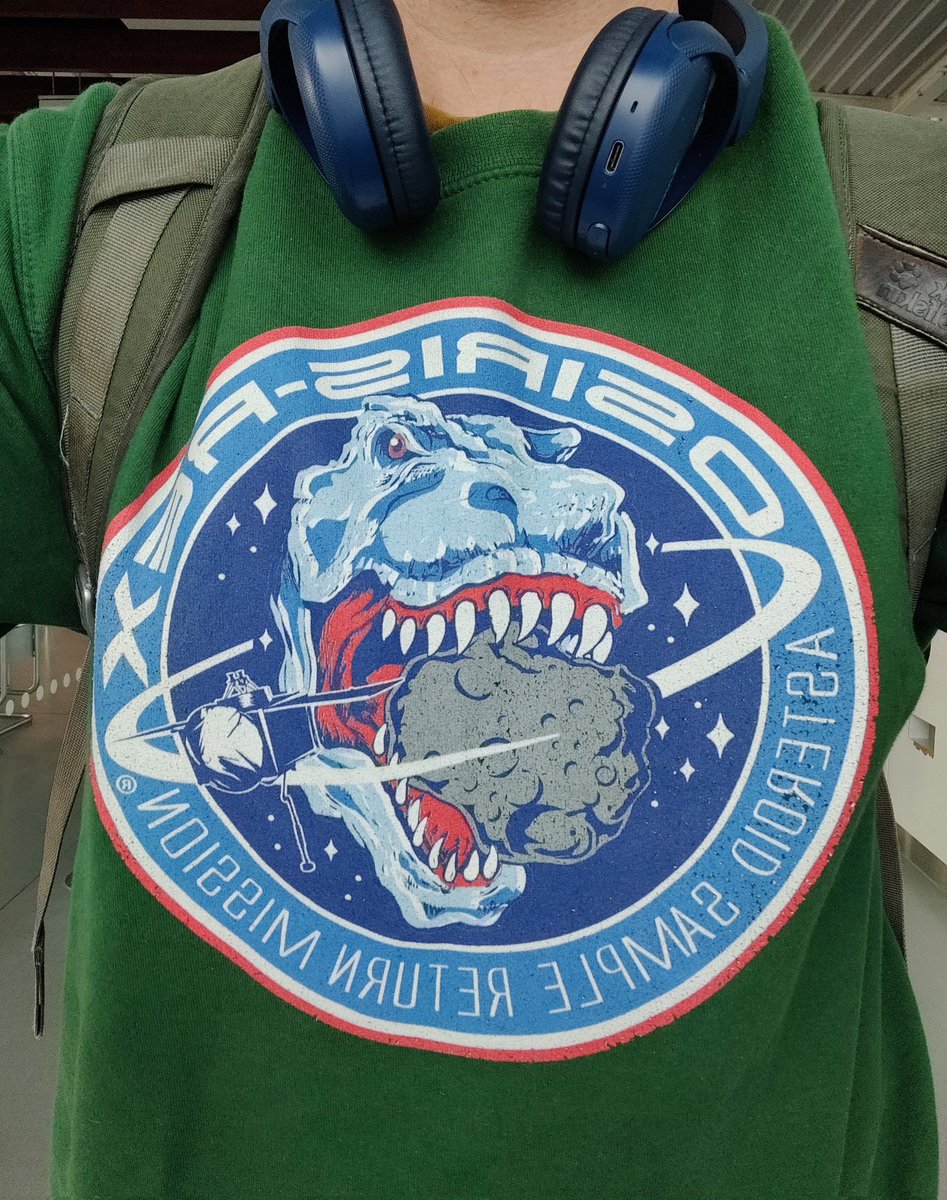 AshleyJKing85's tweet image. On Sunday @OSIRISREx will drop samples of asteroid #Bennu in the Utah desert.

On Monday they&apos;ll travel down to Houston, where I&apos;ll be waiting to zap them with X-rays!!!

#SpaceRocks #SampleReturn