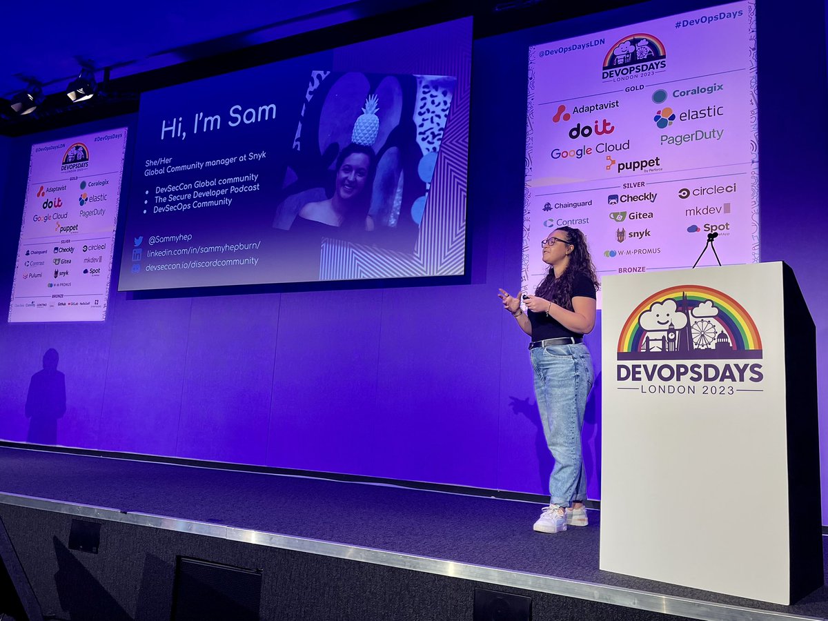 Massive kudos to the amazing @SammyHep from @snyksec who stepped in when one of our speakers couldn’t make it! Opening Day 2 of @DevOpsDaysLDN with her talk about hacking your career through community 🚀